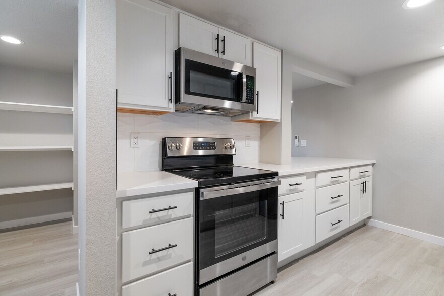 More Photos Of 943 S Wells Ave, Reno Specialty For Sale