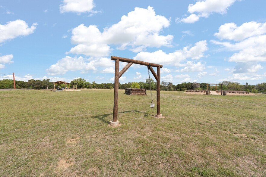 More Photos Of 3119 County Road 2730, Glen Rose Lodge Meeting Hall For Sale