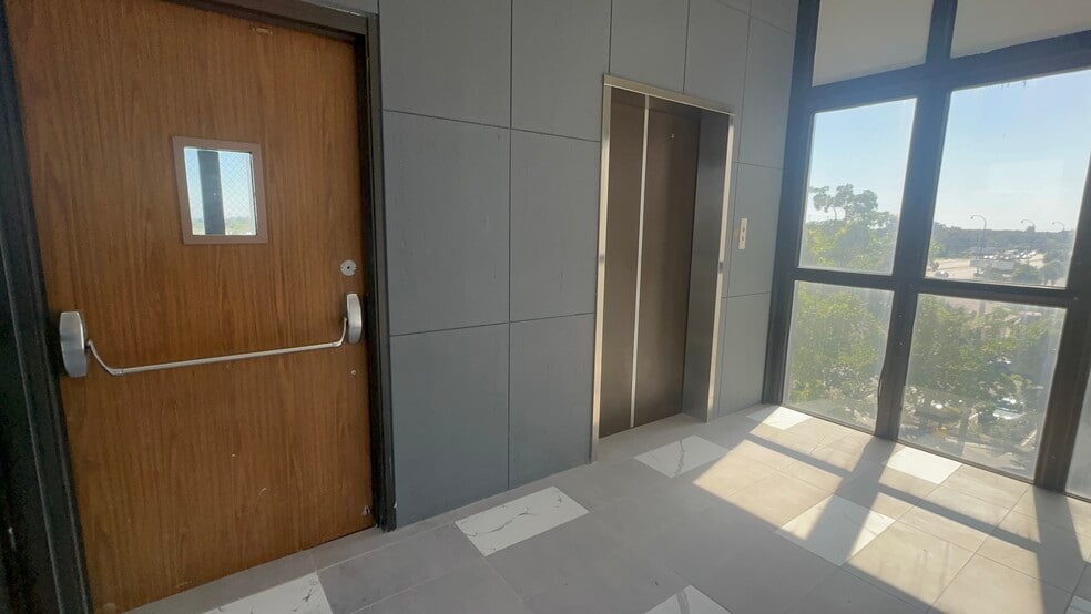 More Photos Of 1771 N State Road 7, Fort Lauderdale Loft Creative Space For Sale