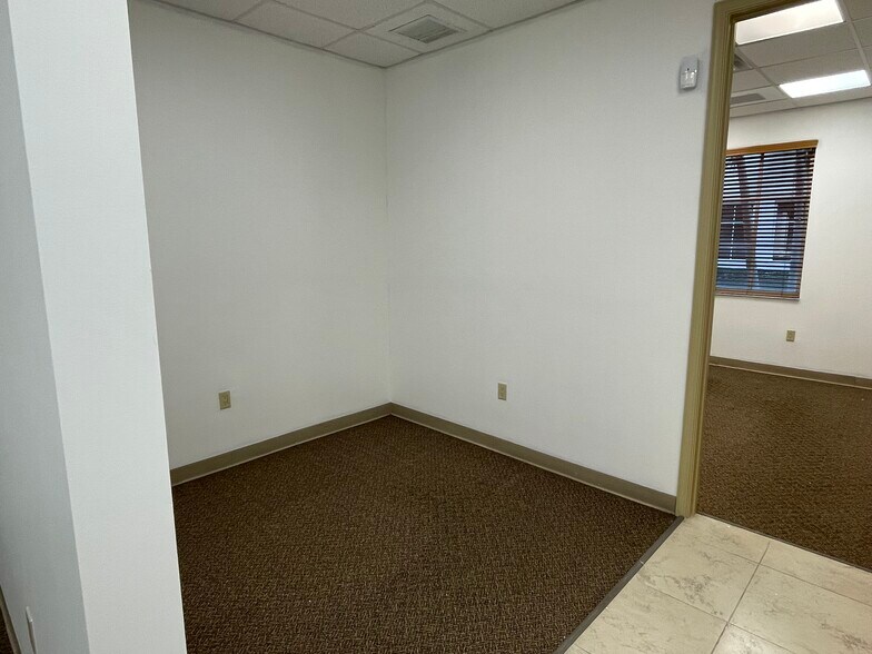 More Photos Of 5501 N University Dr, Coral Springs Office For Sale