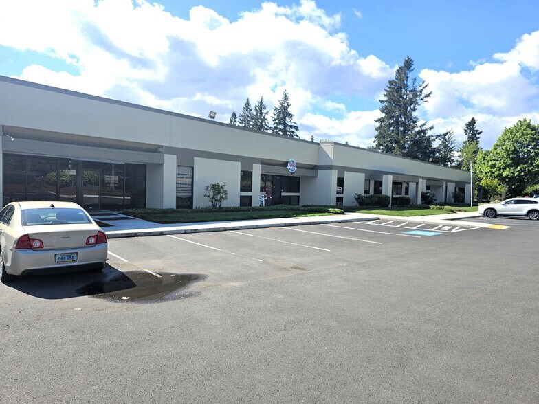 More Photos Of 9325-9425 SW Commerce Cir, Wilsonville Light Manufacturing For Lease