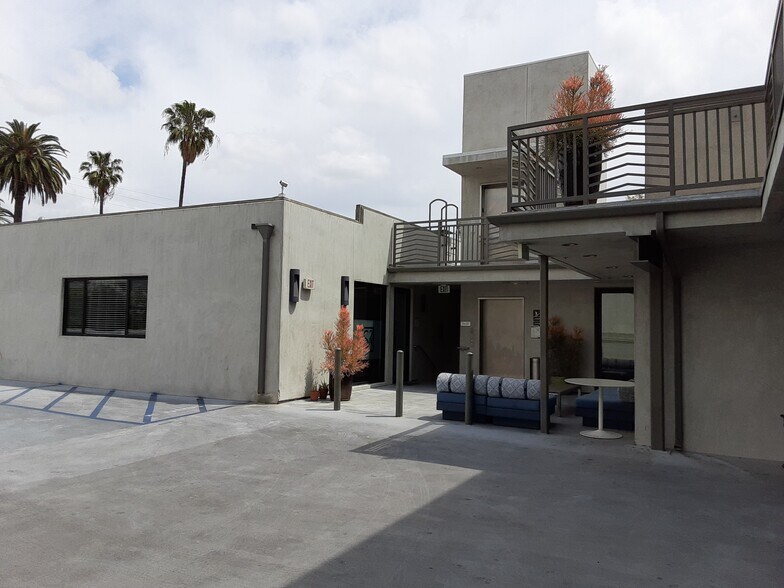 More Photos Of 8301-8305 Beverly Blvd, Los Angeles Office For Lease