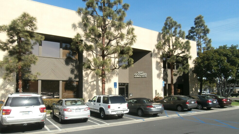 More Photos Of 16541 Gothard St, Huntington Beach Office For Lease