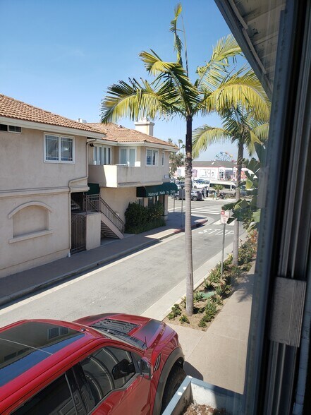More Photos Of 701 E Balboa Blvd, Newport Beach Storefront Retail Residential For Lease