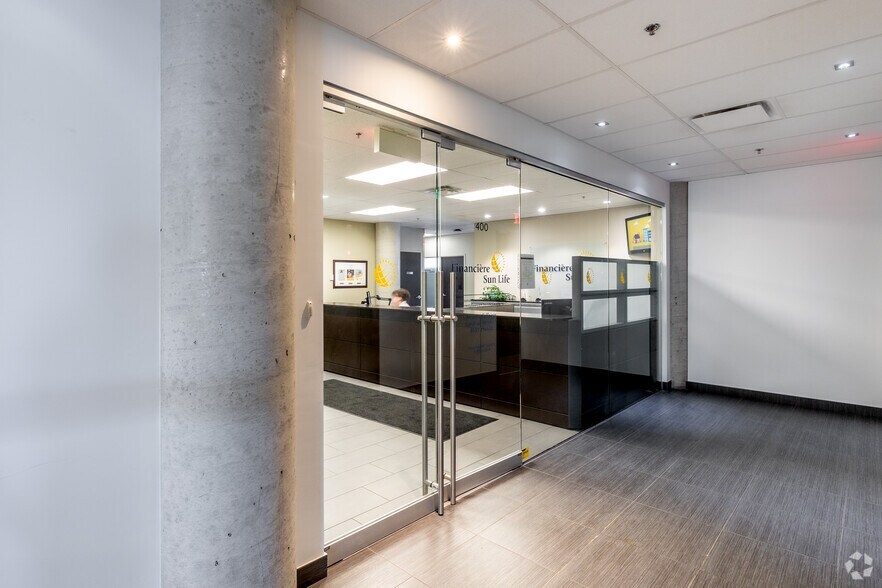 More Photos Of 7055 Boul Taschereau, Brossard Office For Lease