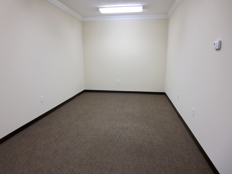 More Photos Of 321 Dick St, Fayetteville Medical For Sale