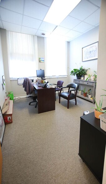More Photos Of 42 Summer St, Pittsfield Medical For Sale