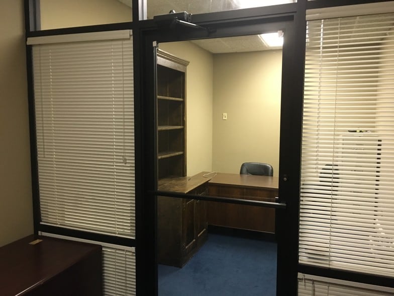 More Photos Of 110 E Arlington Blvd, Greenville Office For Sale