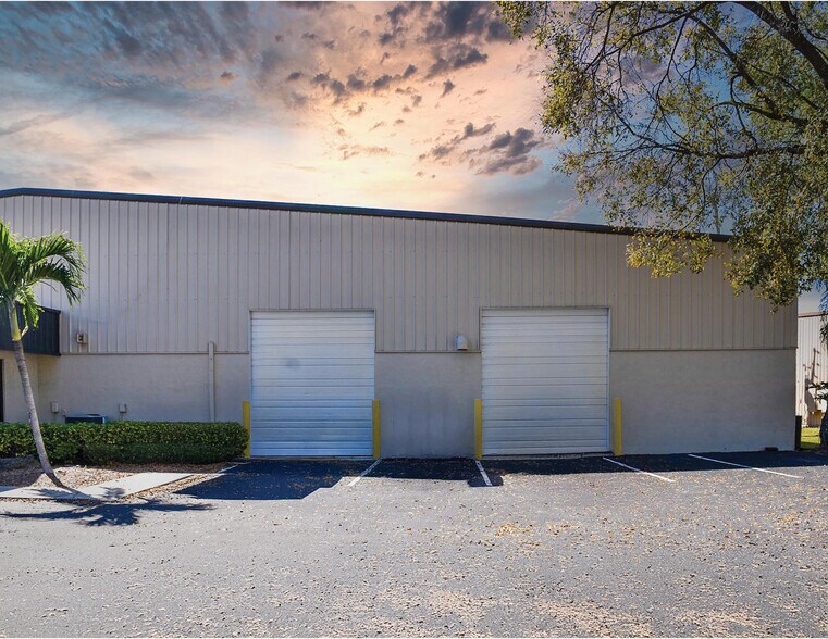 More Photos Of 12450 Automobile Blvd, Clearwater Warehouse For Sale