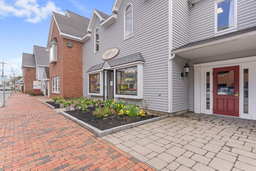 More Photos Of 5 Depot St, Freeport Storefront Retail Office For Sale