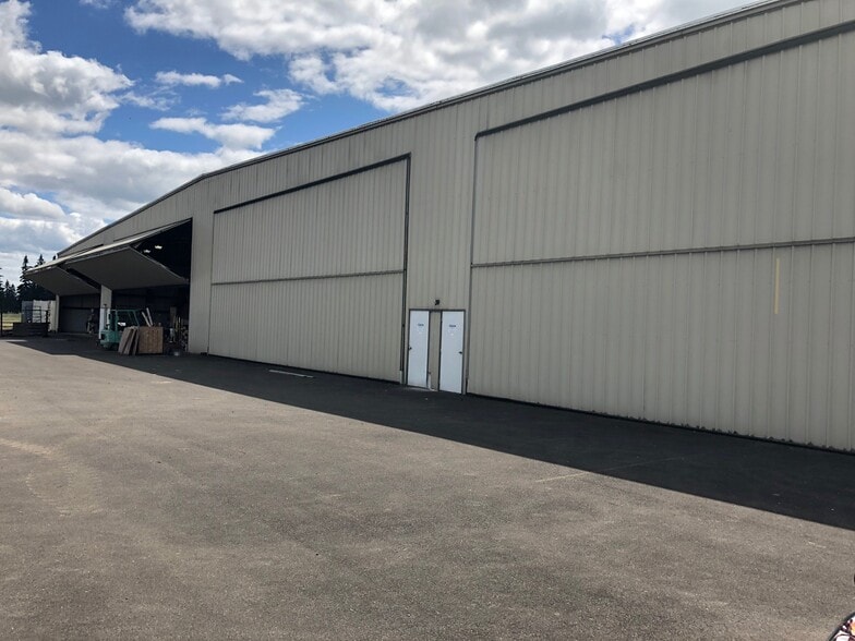 Primary Photo Of 34100 Skyway Dr, Scappoose Airplane Hangar For Lease