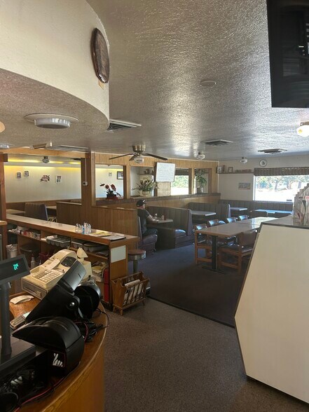 More Photos Of 25903 OR-126 Hwy, Veneta Restaurant For Sale