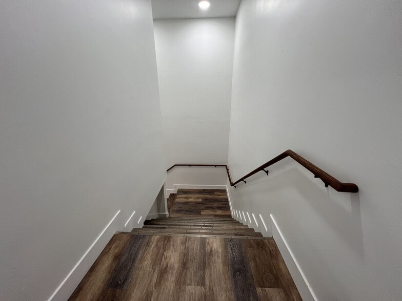 More Photos Of 494 Belmont Ave, Springfield Funeral Home For Lease