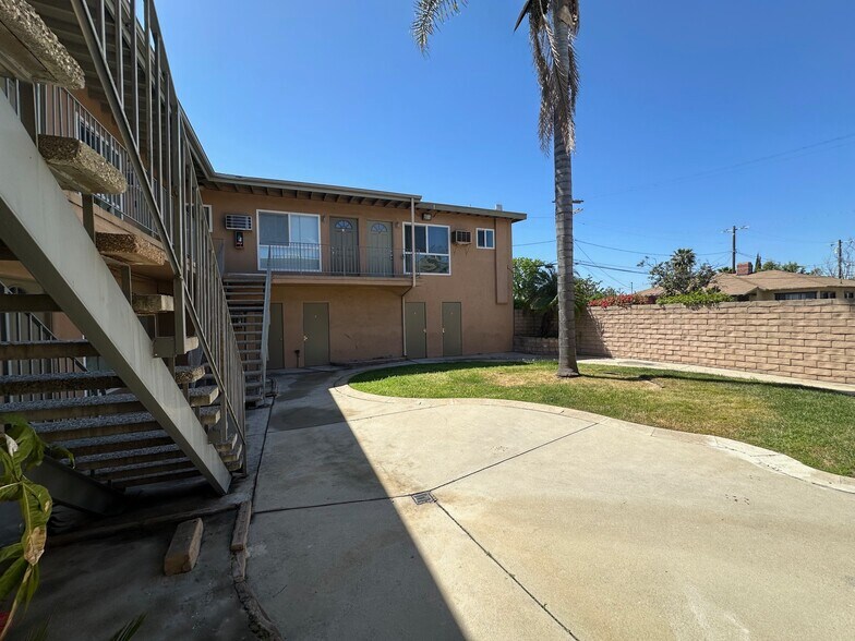 More Photos Of 5950 Fulcher Ave, North Hollywood Apartments For Sale