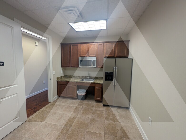 More Photos Of 2219 Sawdust Rd, The Woodlands Medical For Sale