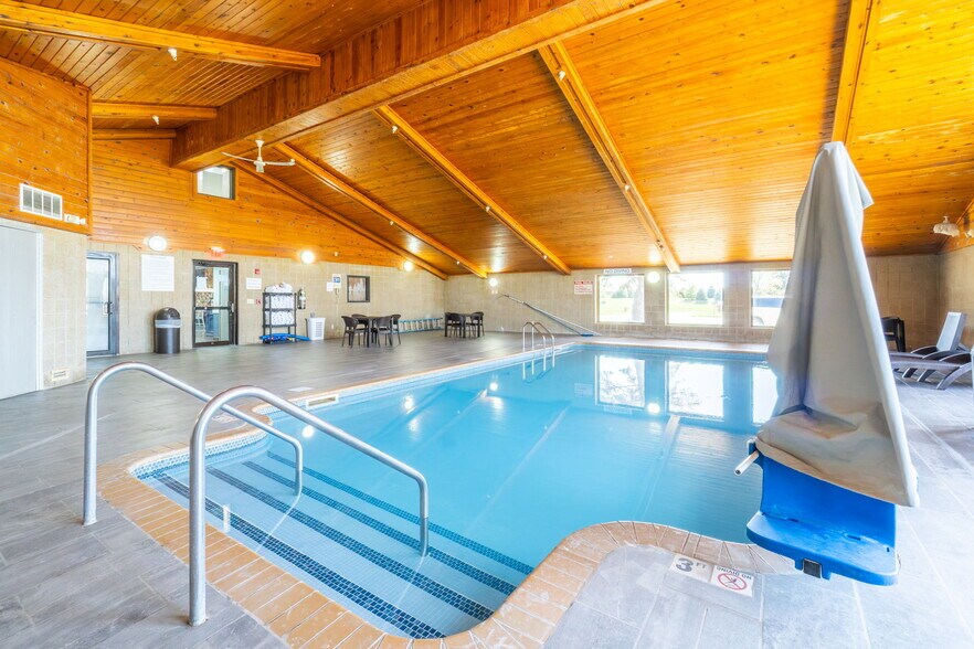 More Photos Of 4230 S Lewis Blvd, Sioux City Hotel For Sale