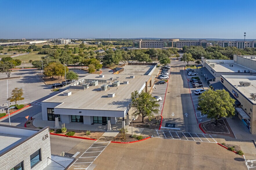 More Photos Of 1335 E Whitestone Blvd, Cedar Park General Retail For Lease