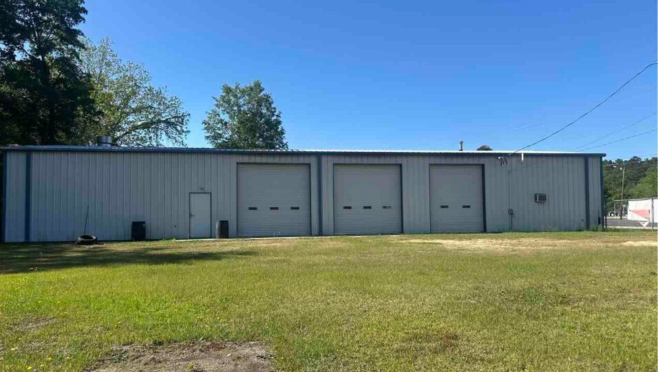 More Photos Of 527 Cheraw St, Bennettsville Distribution For Sale