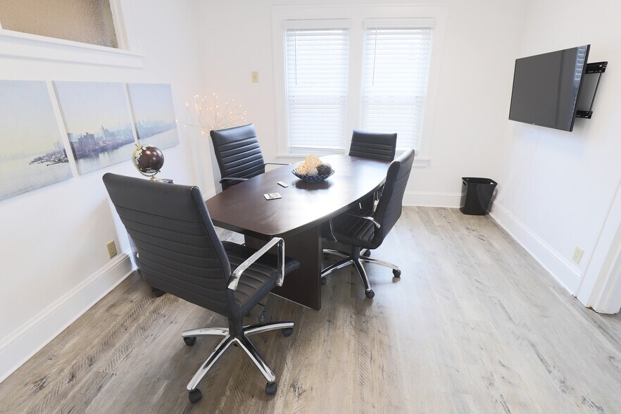 More Photos Of 322 Ballston Ave, Schenectady Office For Sale