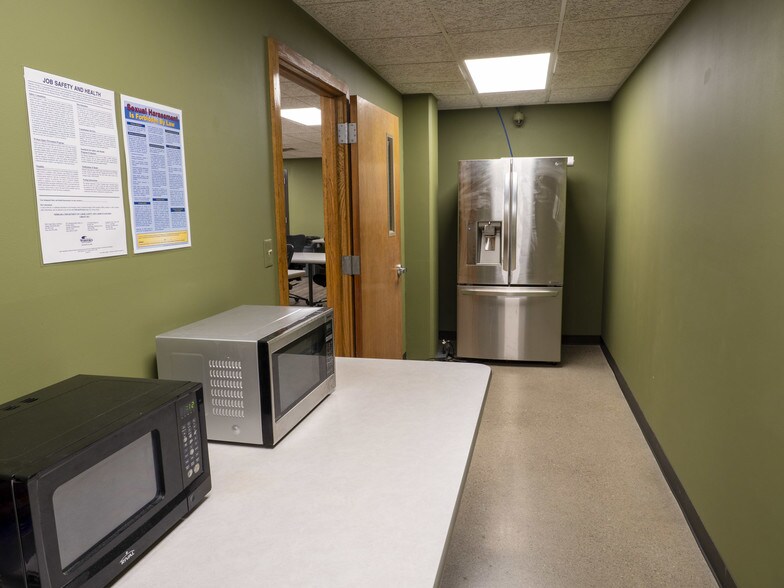 More Photos Of 13400 O St, Lincoln Manufacturing For Sale