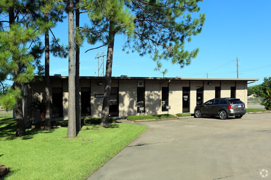 More Photos Of 2116 Thompson Rd, Richmond Office For Lease