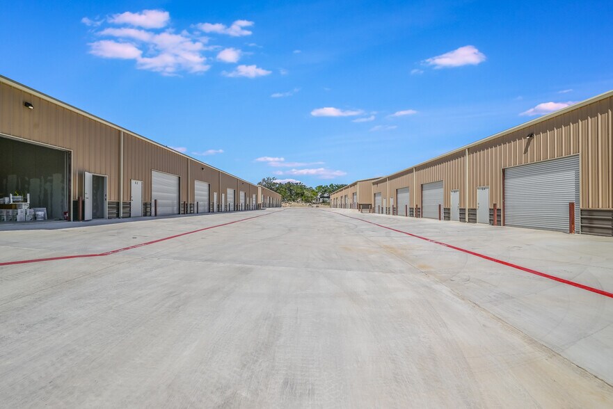 More Photos Of 38 Rust Ln, Boerne Warehouse For Lease