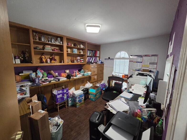 More Photos Of 1339 N Masters Dr, Dallas General Retail For Sale