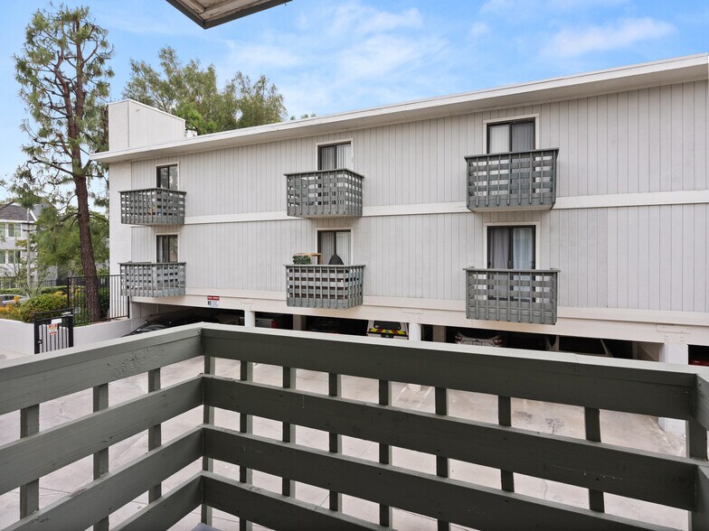 More Photos Of 17821 Halsted St, Northridge Apartments For Sale