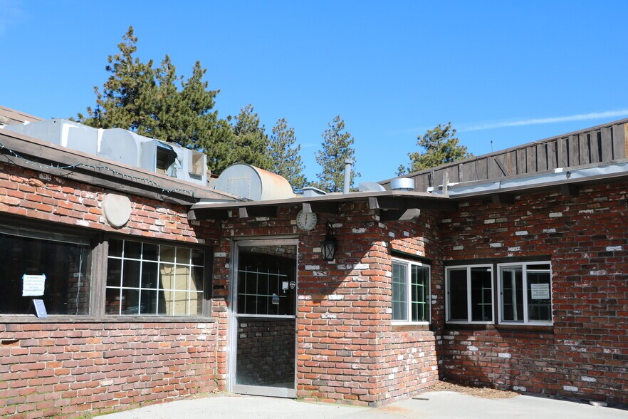 More Photos Of 32114 Hilltop Blvd, Running Springs Restaurant For Lease