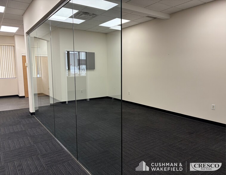 More Photos Of 5970 Cochran Rd, Solon Office For Lease