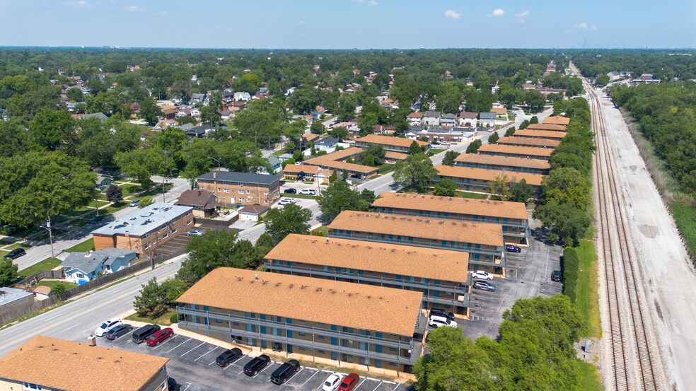 More Photos Of 2130 122nd St, Blue Island Apartments For Sale