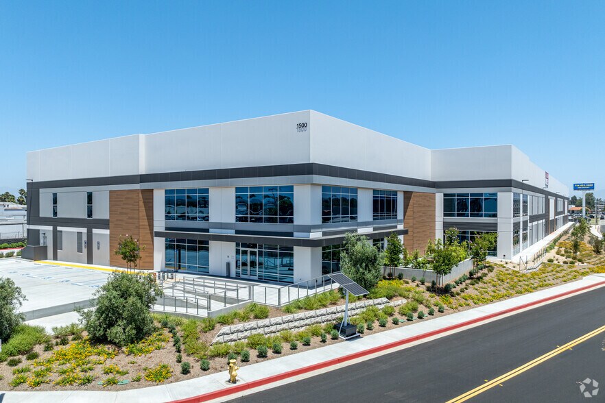 More Photos Of 1500 S Raymond Ave, Fullerton Distribution For Lease
