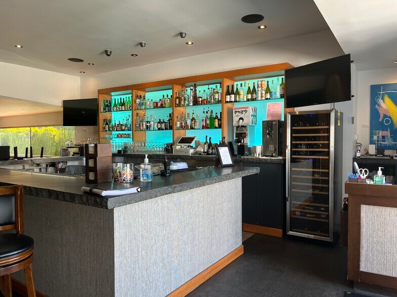 More Photos Of 858 S Coast Hwy, Laguna Beach Restaurant For Lease