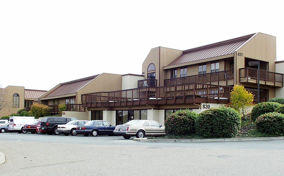 More Photos Of 815 Arnold Dr, Martinez Unknown For Lease