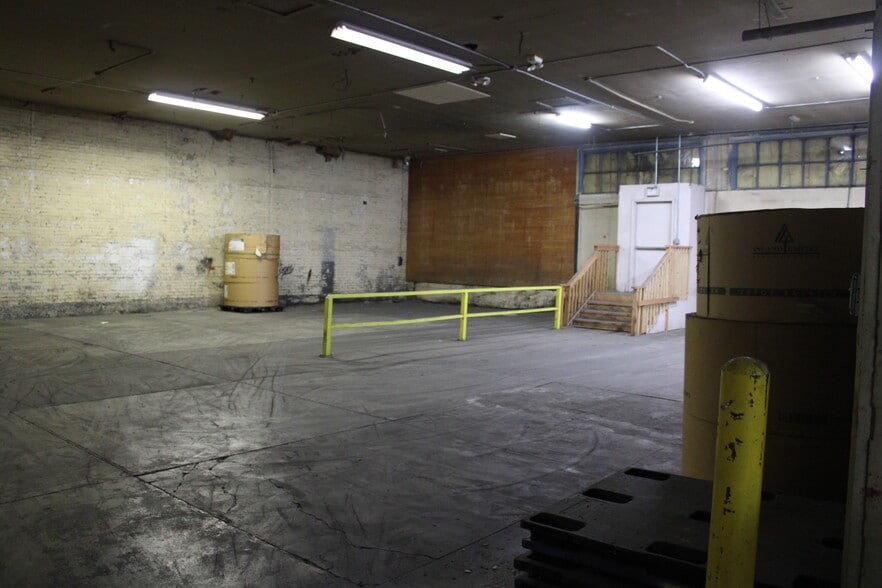 More Photos Of 319 Main Ave W, Twin Falls Storefront For Sale