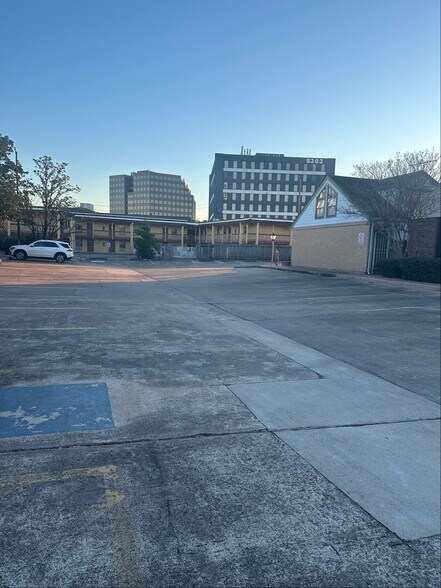 More Photos Of 8191 Southwest Fwy, Houston Medical For Sale