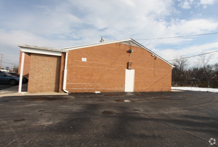 More Photos Of 15547 Old Columbia Pike, Burtonsville Restaurant For Lease