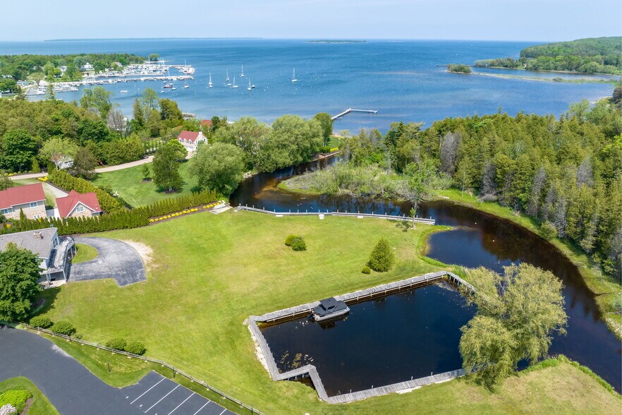 More Photos Of 4084 Main St, Fish Creek Freestanding For Sale