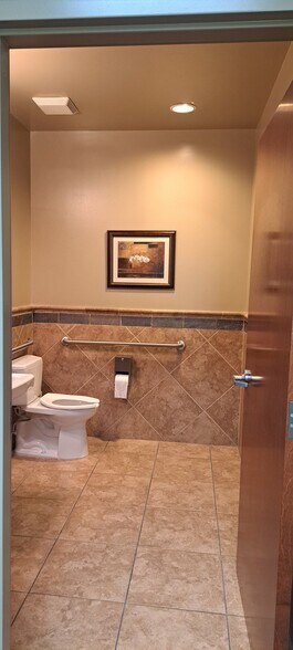 More Photos Of 8155 E Indian Bend Rd, Scottsdale Office For Sale