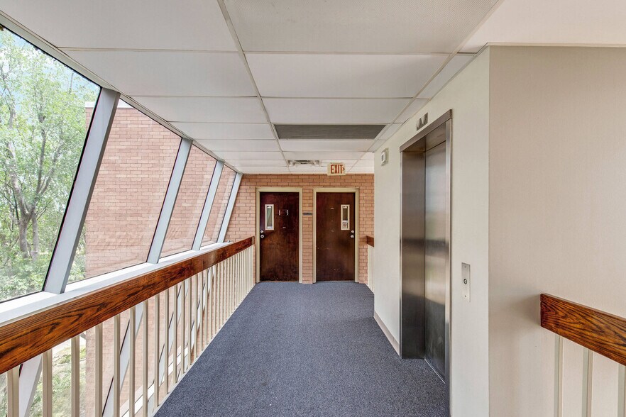 More Photos Of 11455 Fallbrook Dr, Houston Medical For Lease