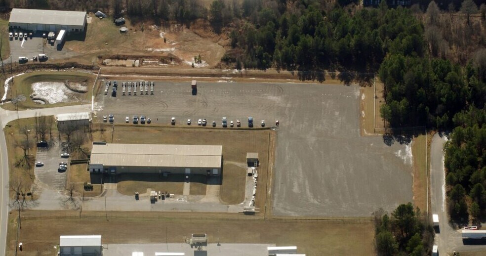 Primary Photo Of 1634 Duncan Reidville Rd, Duncan Contractor Storage Yard For Lease