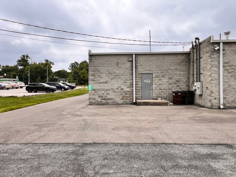 More Photos Of 810 Ohio Pike, Withamsville Office For Lease