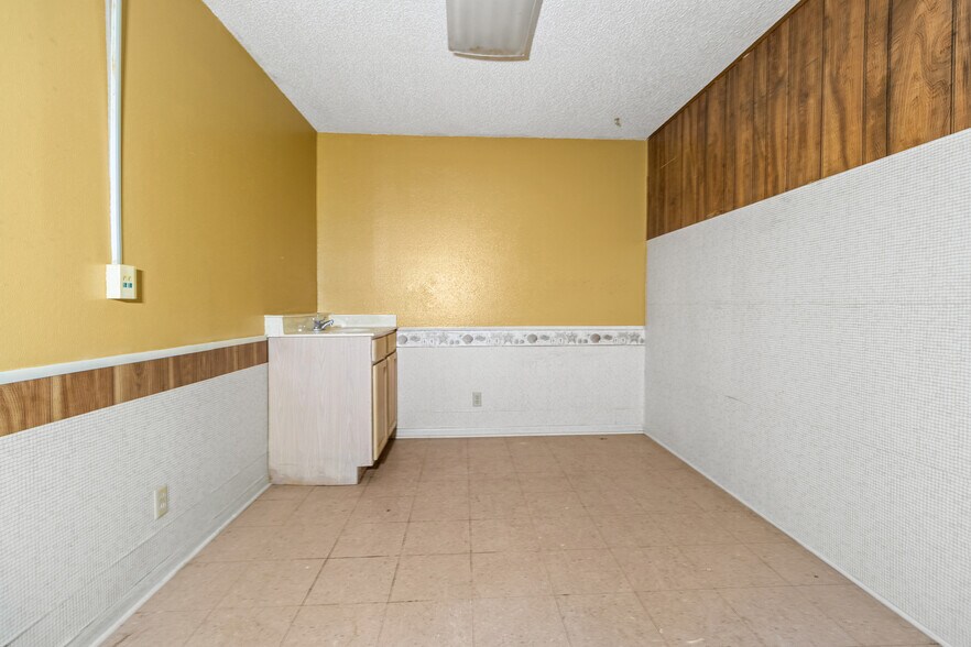 More Photos Of 2900 Trimmier Rd, Killeen Medical For Sale