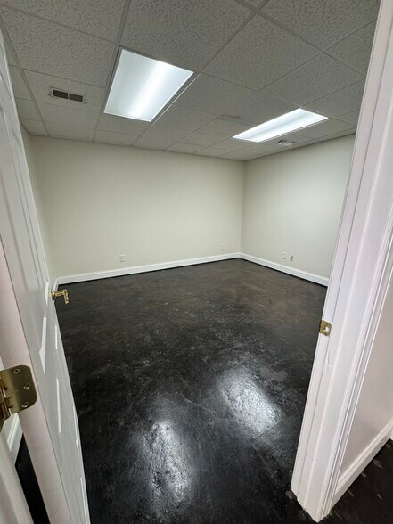 More Photos Of 332 2nd Ave E, Oneonta Office For Sale