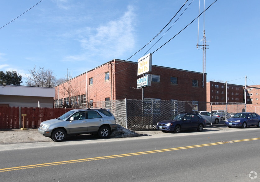 Primary Photo Of 77 Store Ave, Waterbury Flex For Sale