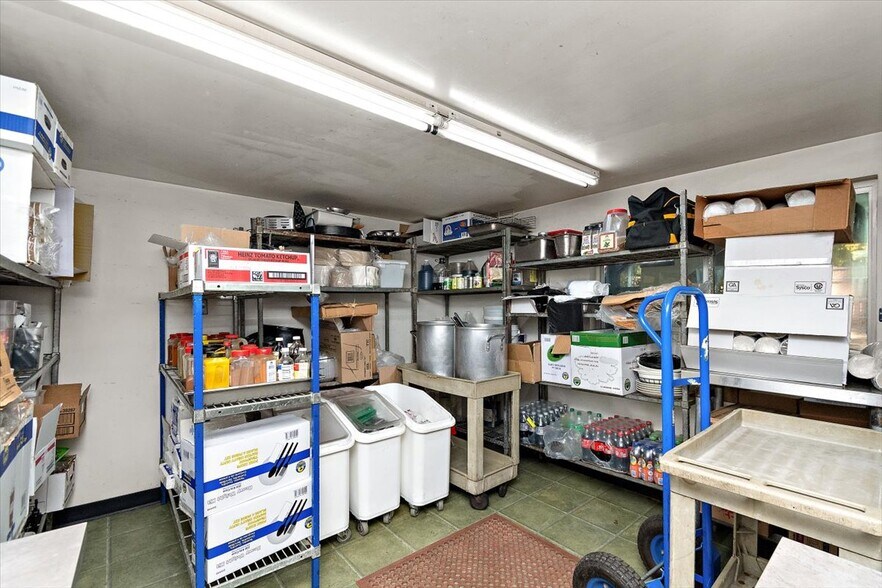 More Photos Of 39226 N Shore Dr, Fawnskin Restaurant For Sale