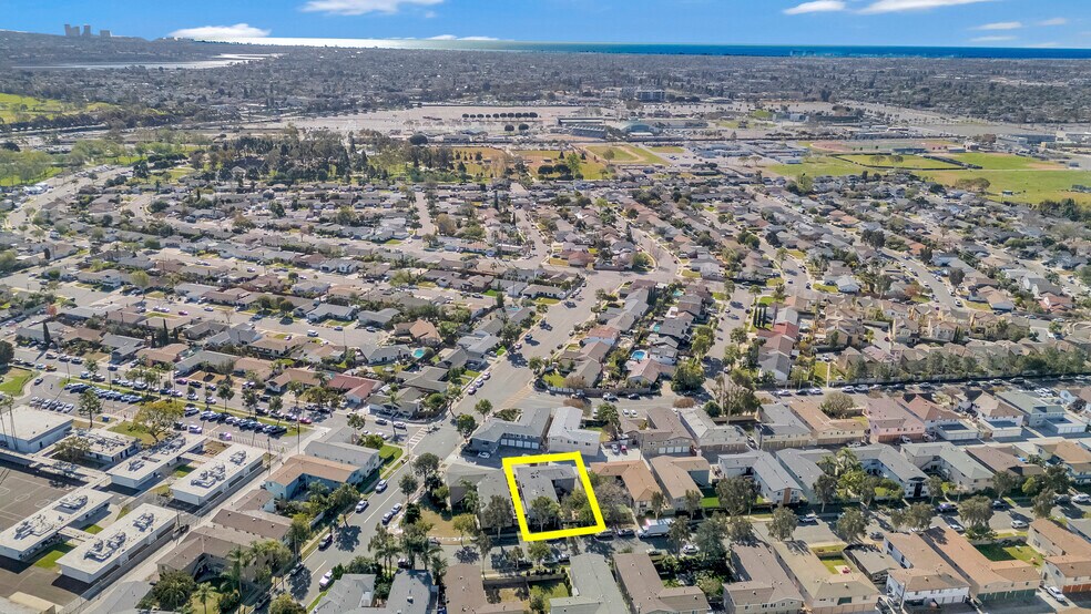 More Photos Of 977 Valencia St, Costa Mesa Apartments For Sale