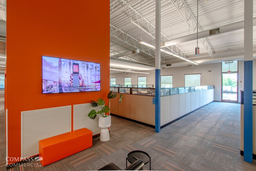 More Photos Of 2999 SW 6th St, Redmond Office For Lease