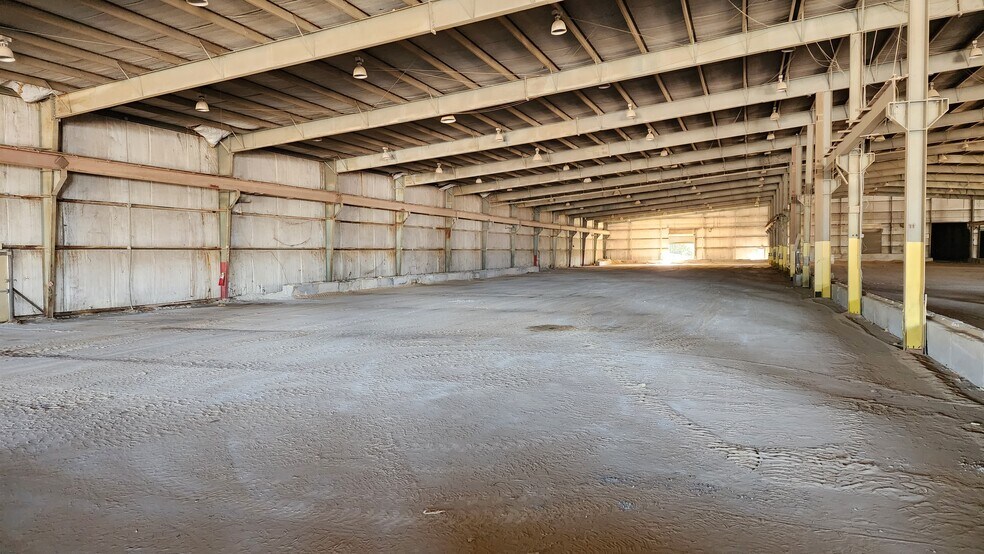 More Photos Of 325 Liberty Ln, Grand Cane Warehouse For Lease