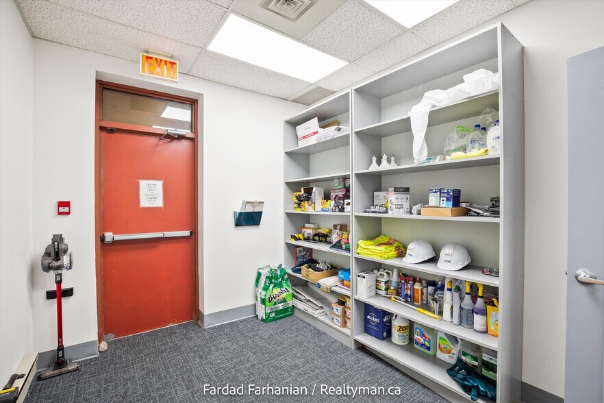 More Photos Of 42 Cardico Dr, Whitchurch-Stouffville Warehouse For Sale